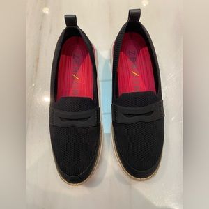 ✅ Black lightweight comfortable loafers